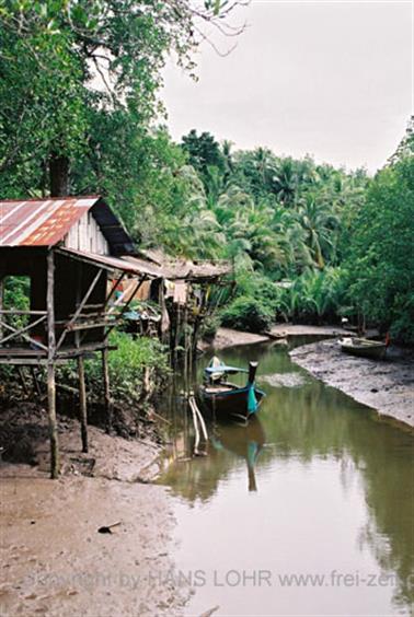 20 Thailand 2002 F1010016 Ausflug Krabi Bootsverleih_478